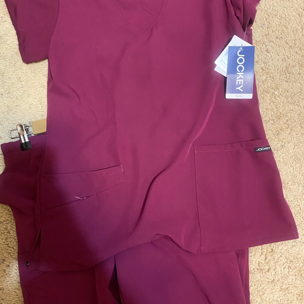 3 Scrub sets - Picture 3 of 3